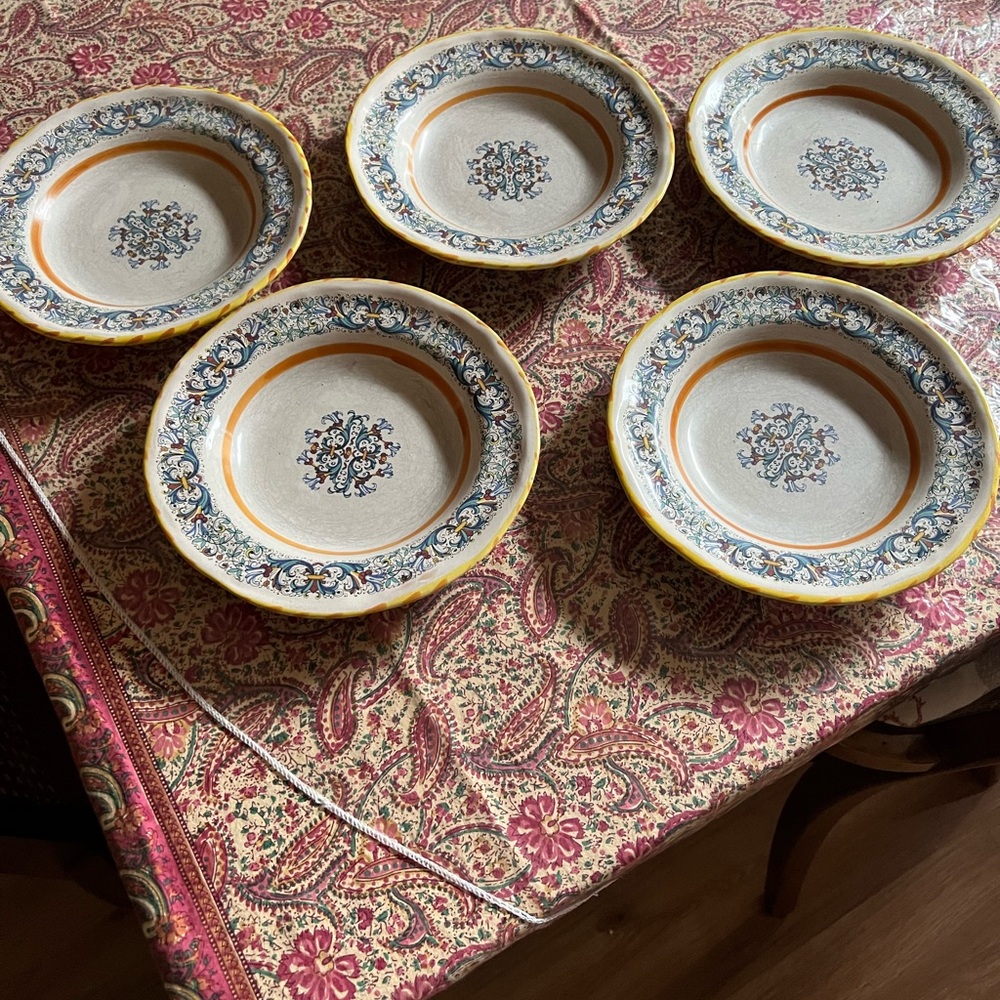 Meridiana Ceramiche 5 rimmed soup bowls